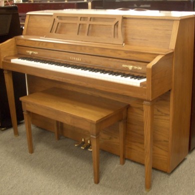 Yamaha M-302 Oak Satin